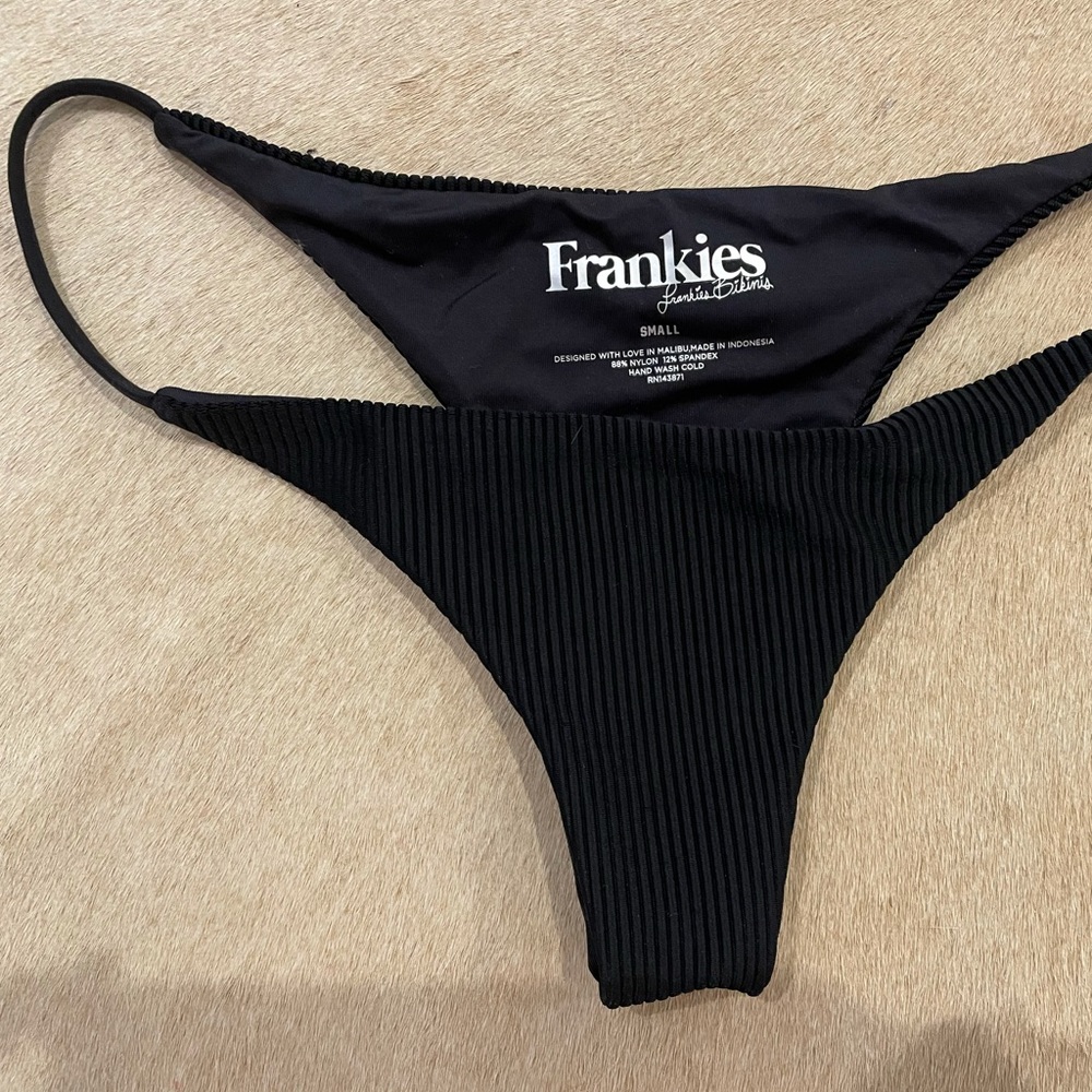 frankies bikini bottom 🖤